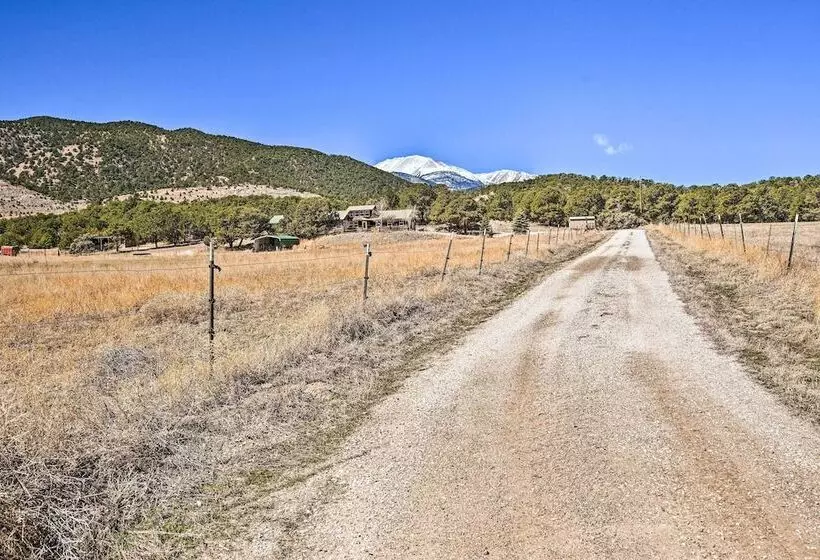 4 Season Mountain Escape With Breathtaking View!