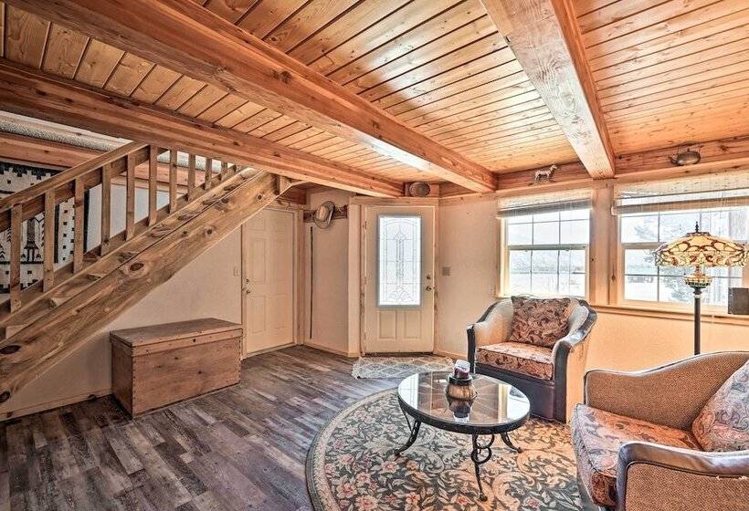 4 Season Mountain Escape With Breathtaking View!