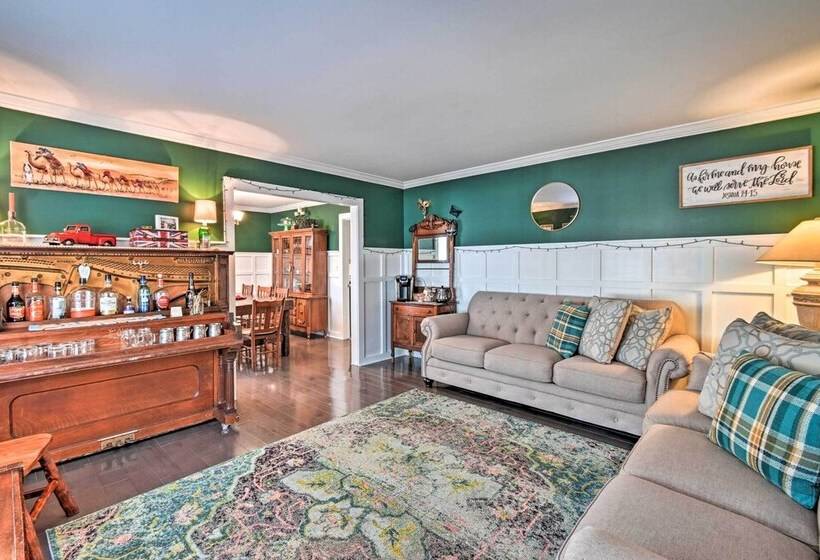 Aberdeen Family Home W/ Fire Pit & Deck