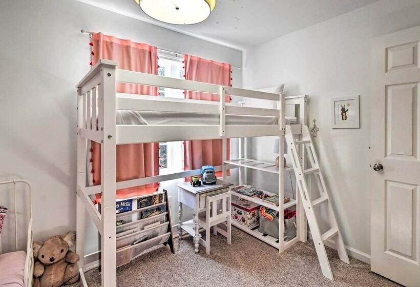 Aberdeen Family Home W/ Fire Pit & Deck