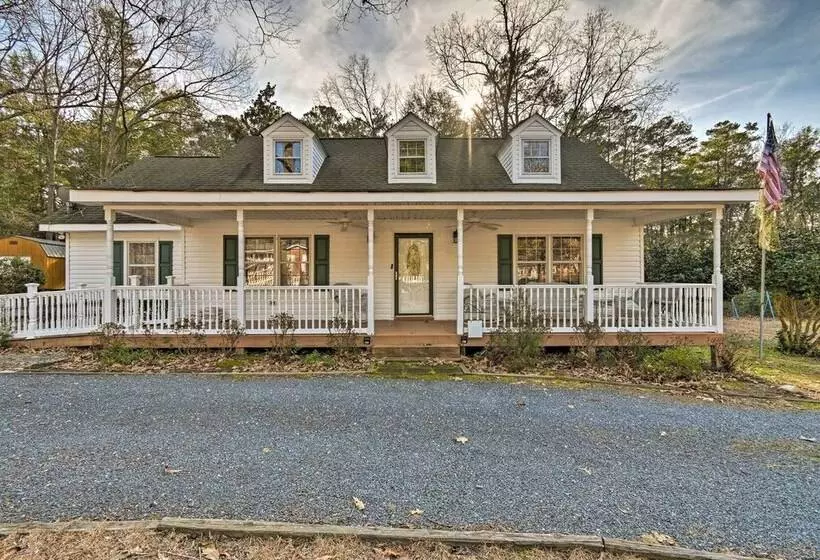 Aberdeen Family Home W/ Fire Pit & Deck