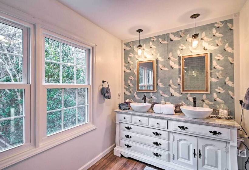 Aberdeen Family Home W/ Fire Pit & Deck