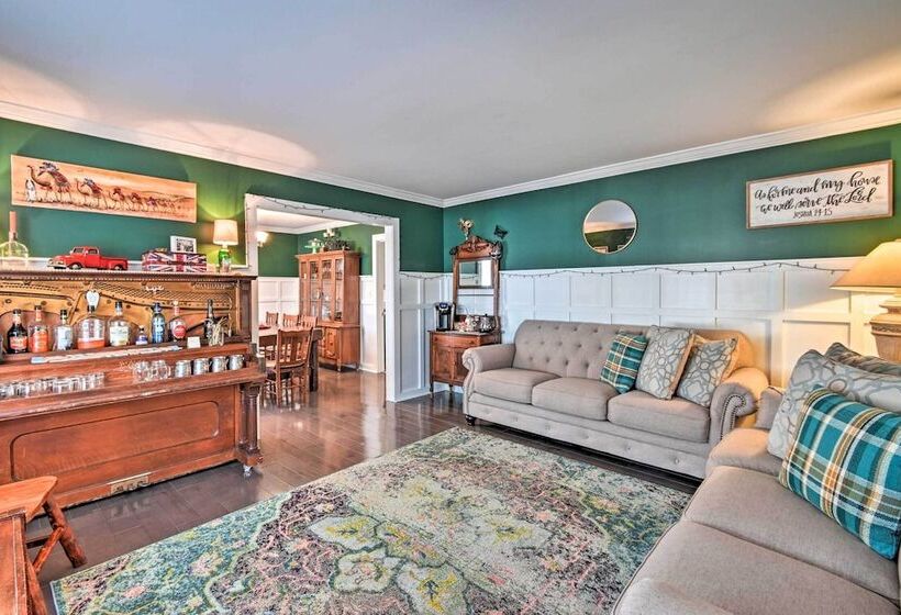 Aberdeen Family Home W/ Fire Pit & Deck