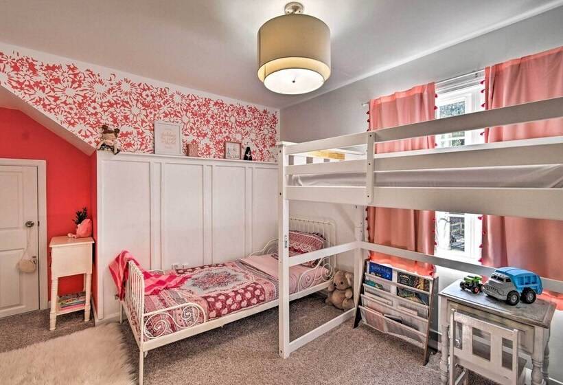 Aberdeen Family Home W/ Fire Pit & Deck