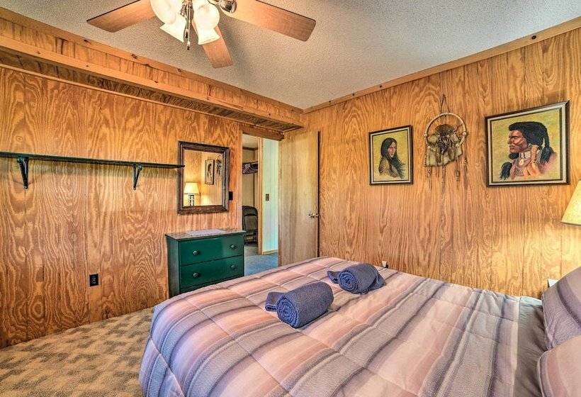 Atlanta Waterfront Cabin W/ Dock & Kayaks!