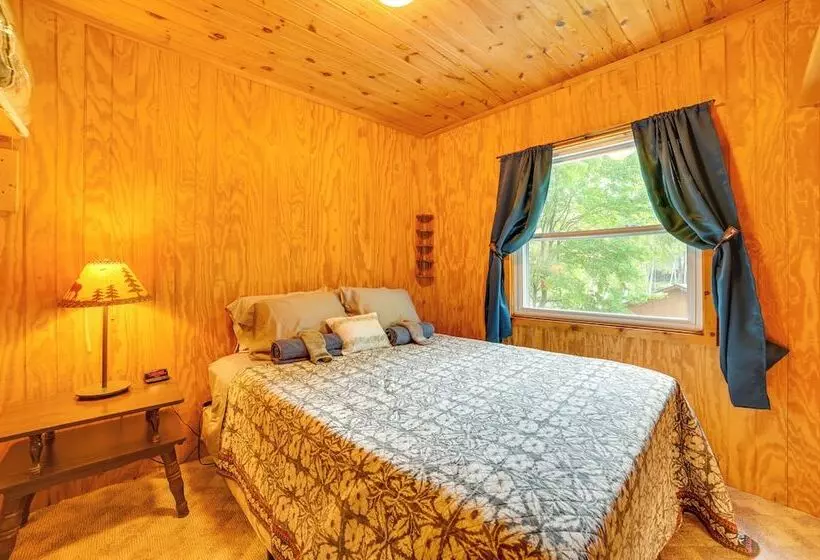 Atlanta Waterfront Cabin W/ Dock & Kayaks!