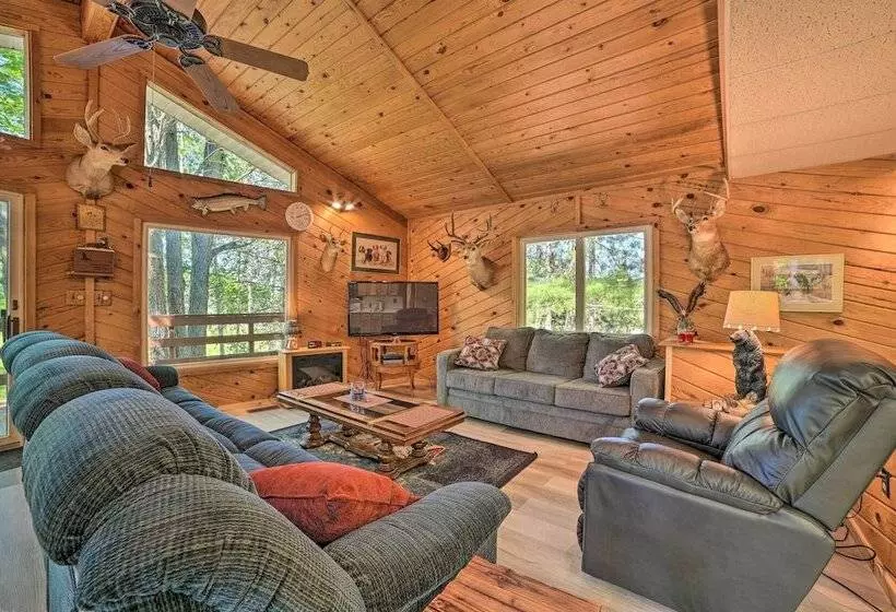 Atlanta Waterfront Cabin W/ Dock & Kayaks!