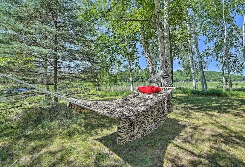 Atlanta Waterfront Cabin W/ Dock & Kayaks!