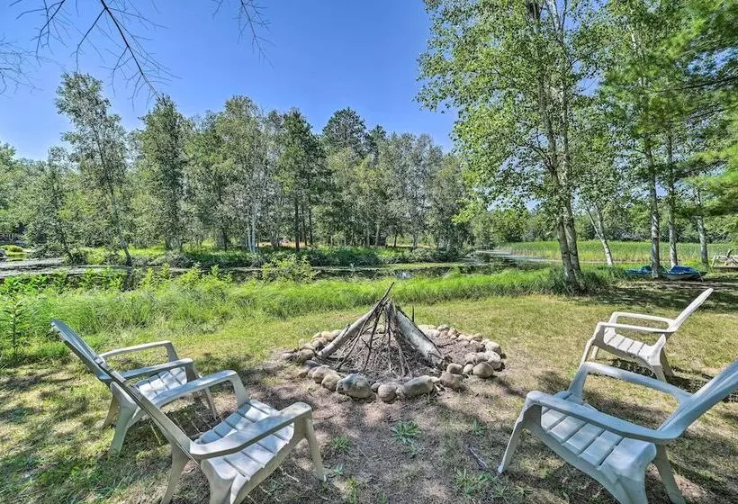 Atlanta Waterfront Cabin W/ Dock & Kayaks!