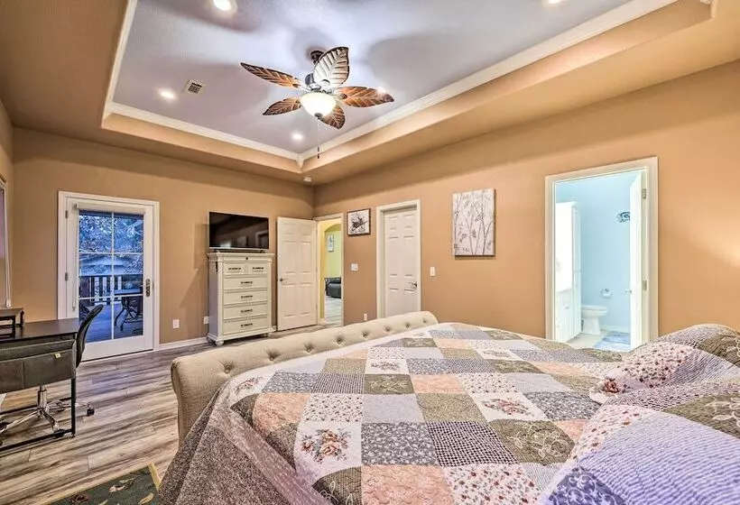 Bella Vista Home   2 Blocks To Bike & Hike!