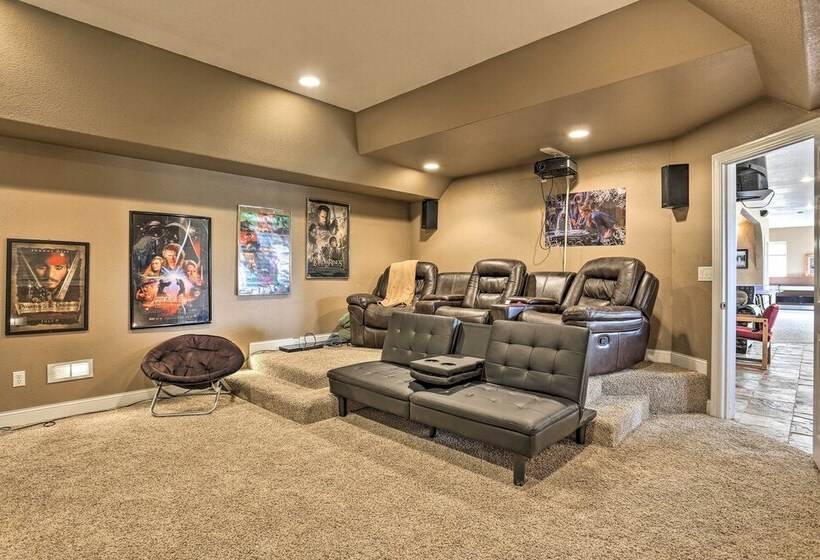 Black Hawk Lower Level Unit With Game Area!