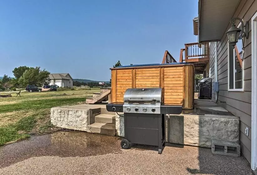 Black Hawk Lower Level Unit With Game Area!