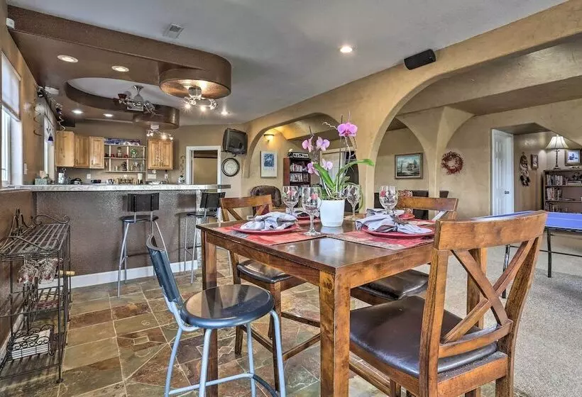 Black Hawk Lower Level Unit With Game Area!