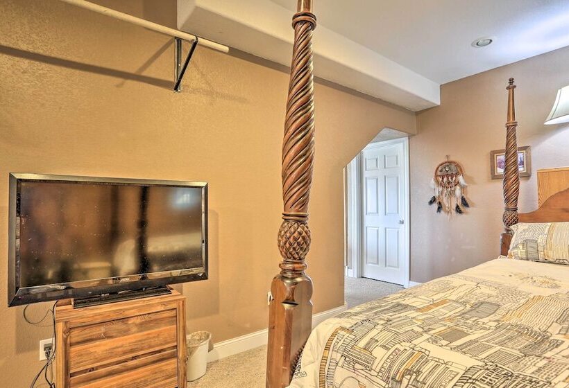 Black Hawk Lower Level Unit With Game Area!