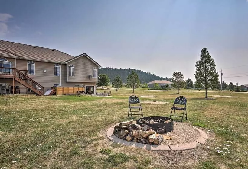 Black Hawk Lower Level Unit With Game Area!