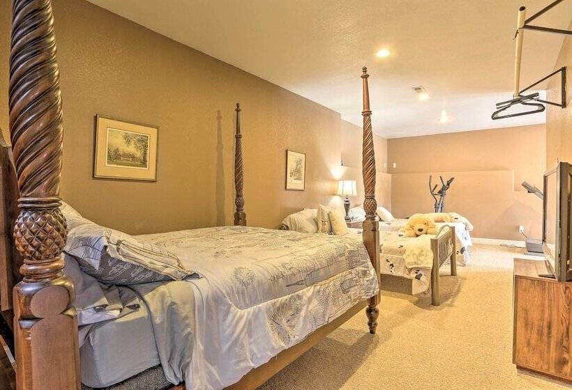 Black Hawk Lower Level Unit With Game Area!