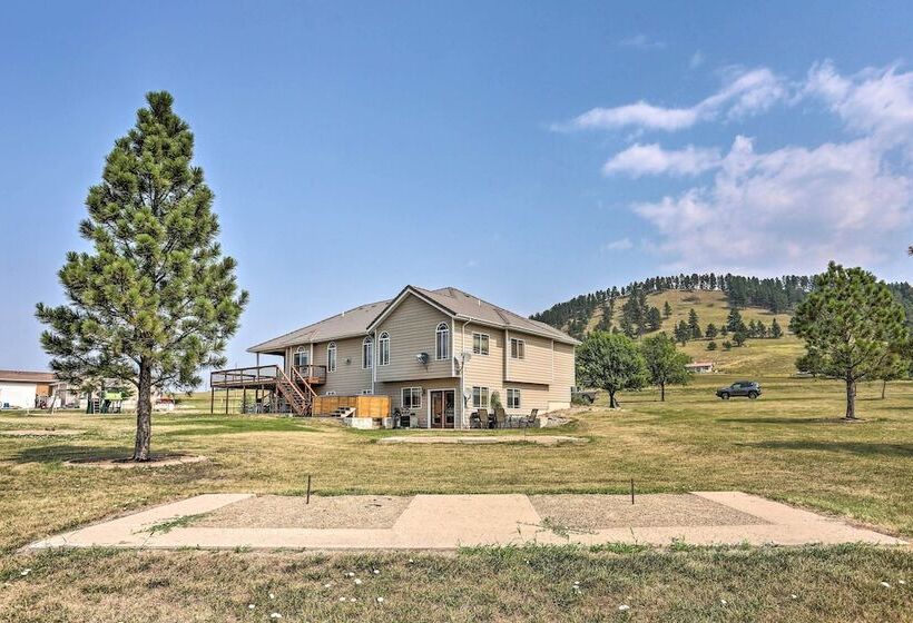 Black Hawk Lower Level Unit With Game Area!