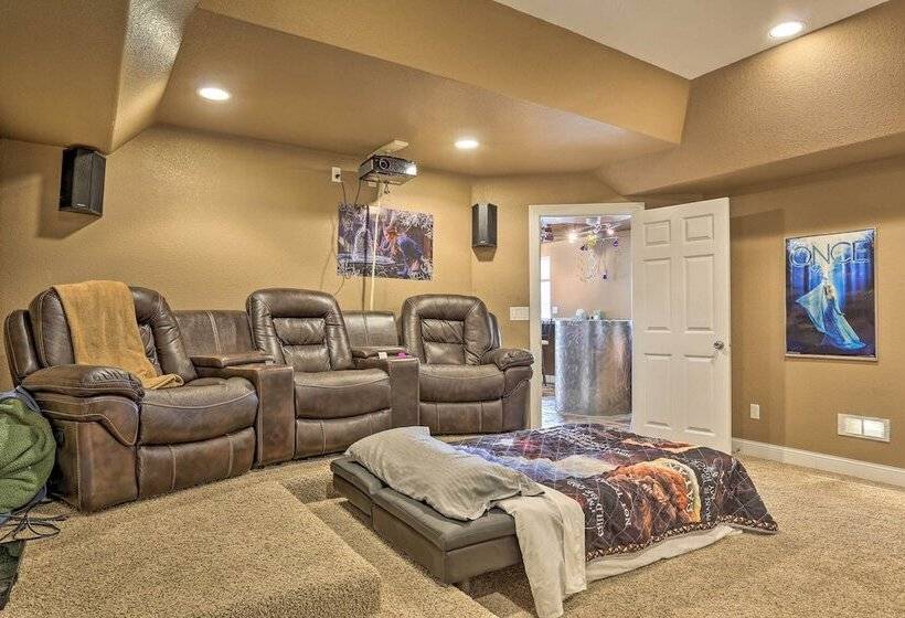 Black Hawk Lower Level Unit With Game Area!