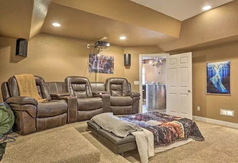 Black Hawk Lower Level Unit With Game Area!