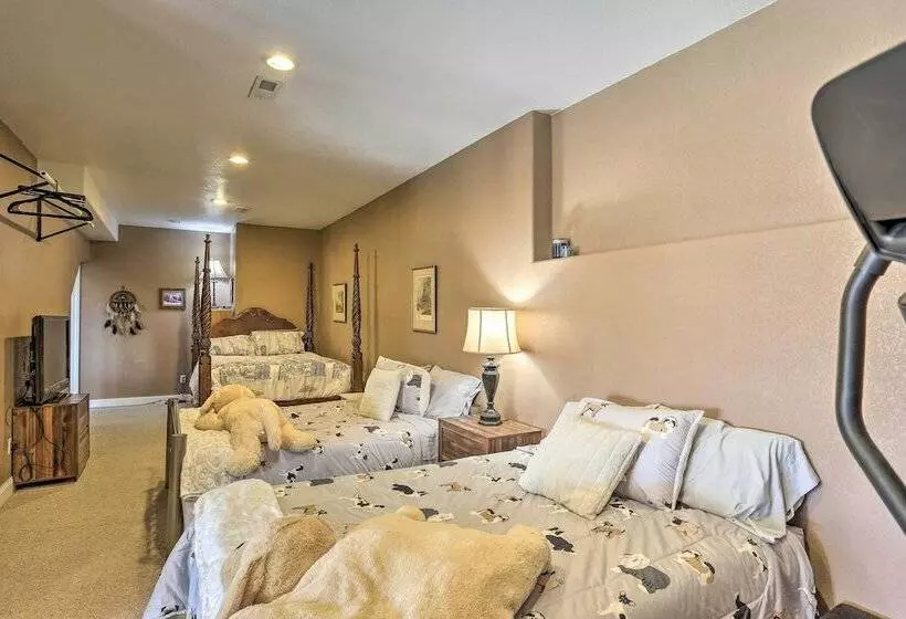 Black Hawk Lower Level Unit With Game Area!