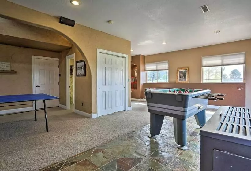 Black Hawk Lower Level Unit With Game Area!