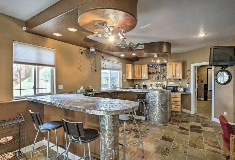 Black Hawk Lower Level Unit With Game Area!