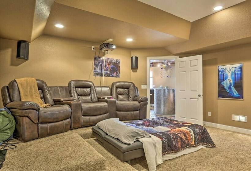 Black Hawk Lower Level Unit With Game Area!