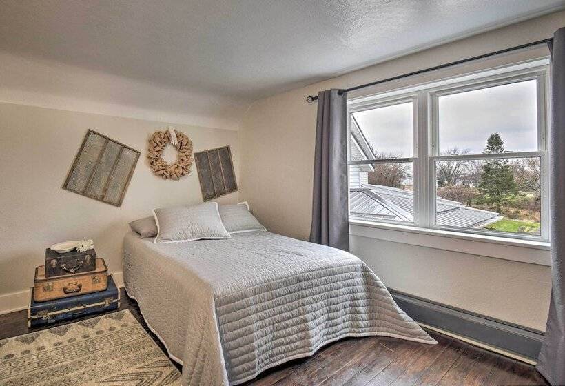 Charming Dairy Farm Home In Indiana Amish Country