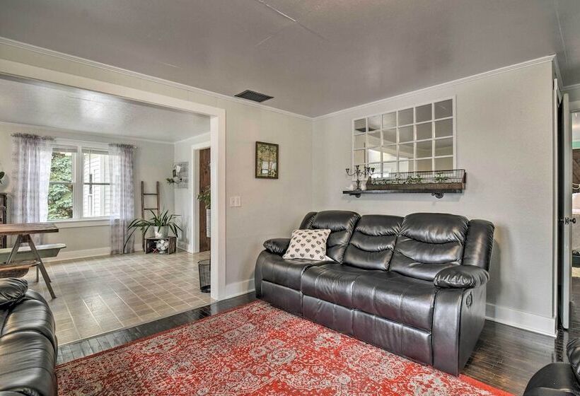 Charming Dairy Farm Home In Indiana Amish Country