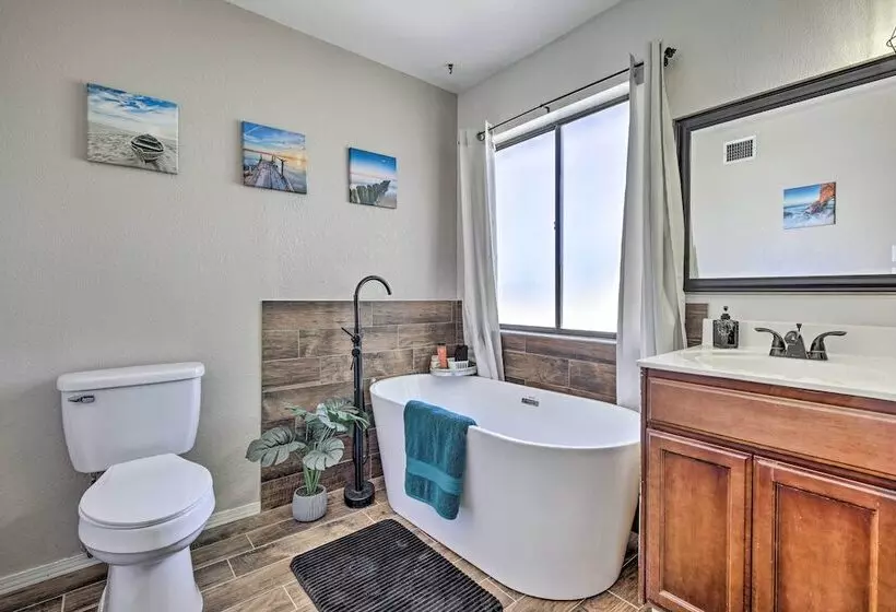 Charming Santa Teresa Retreat W/ Backyard!