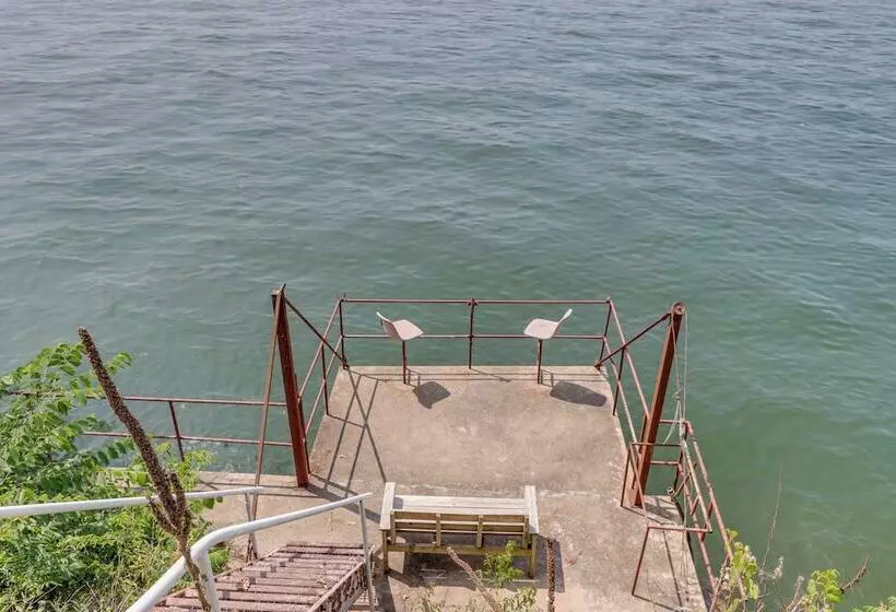 Cliff View Haven  Rocky Mount Gem W/ Deck!