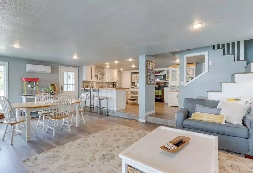 Cliff View Haven  Rocky Mount Gem W/ Deck!