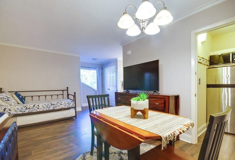 Dock, Boat Slip & View: Lakefront Tan Tar A Home!