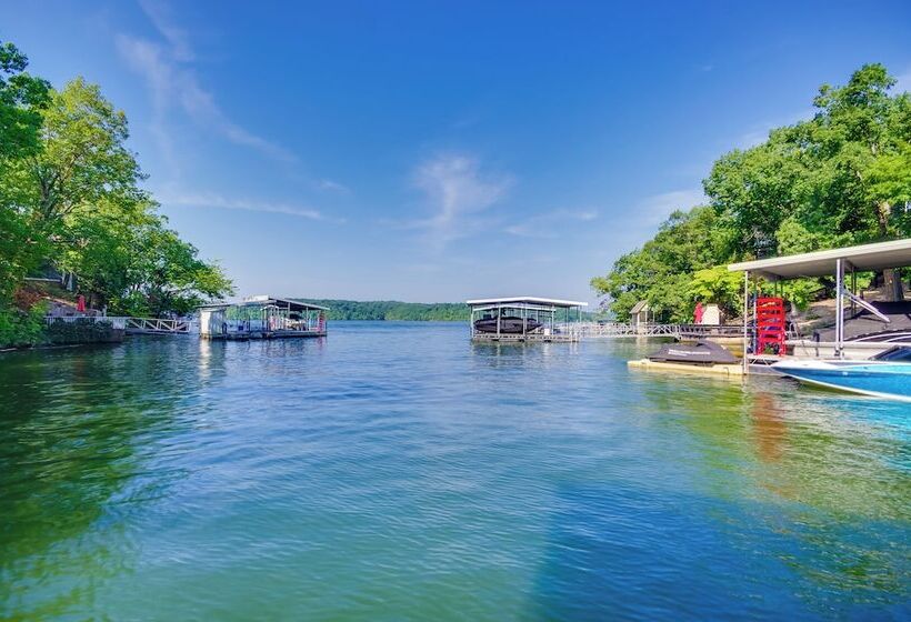 Dock, Boat Slip & View: Lakefront Tan Tar A Home!