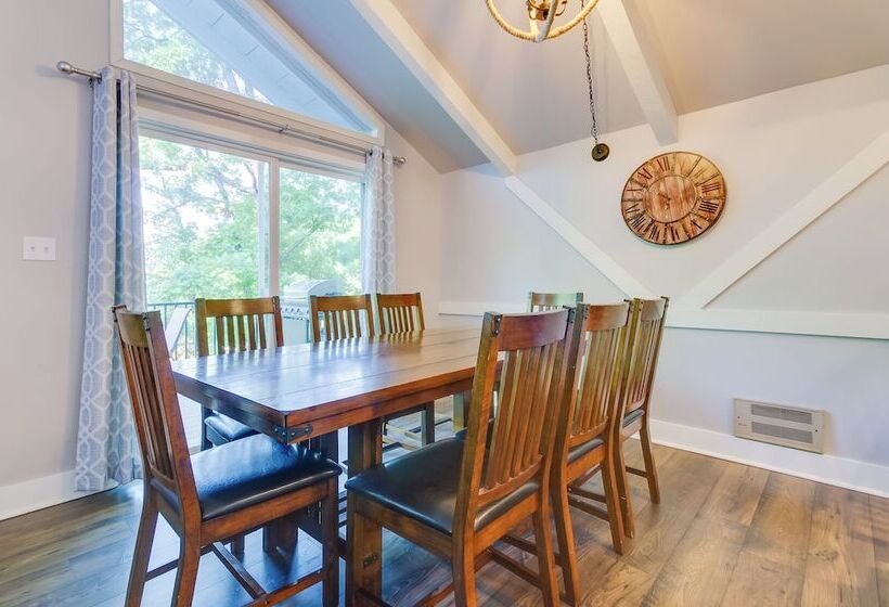 Dock, Boat Slip & View: Lakefront Tan Tar A Home!