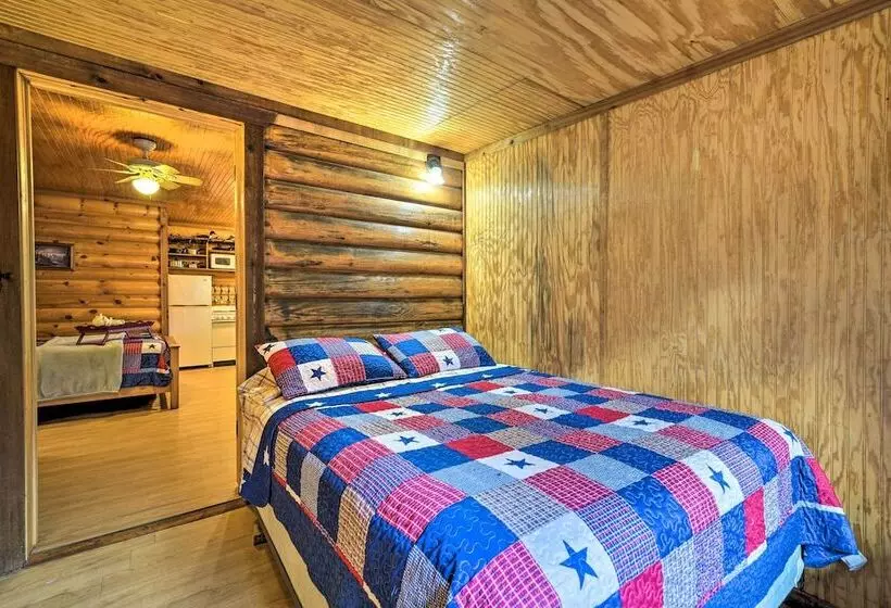 Cozy Davis Cabin W/ Deck   Nestled By Honey Creek!