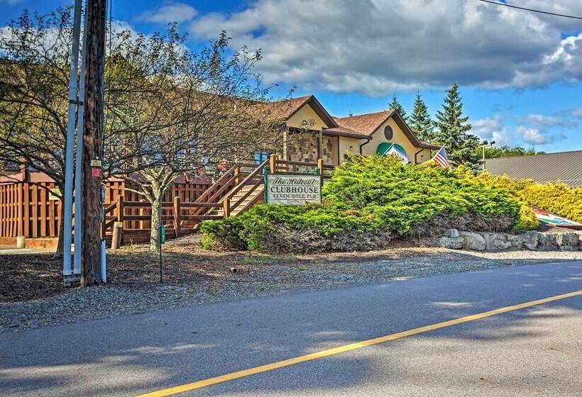 Lake Ariel Gem W/ Fire Pit Near Skiing!