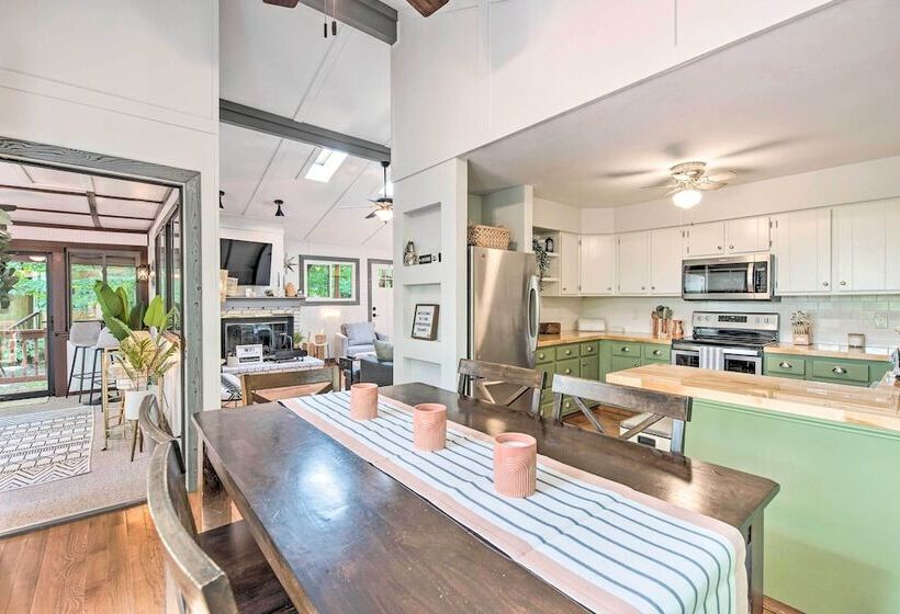 Lake Ariel Gem W/ Fire Pit Near Skiing!