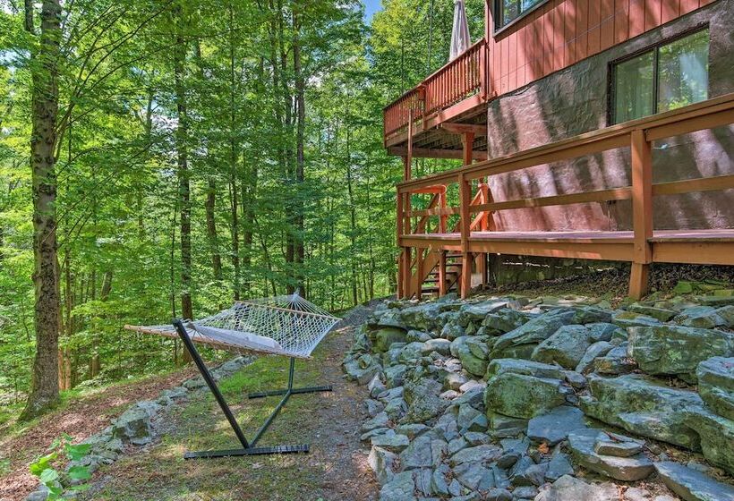 Lake Ariel Gem W/ Fire Pit Near Skiing!