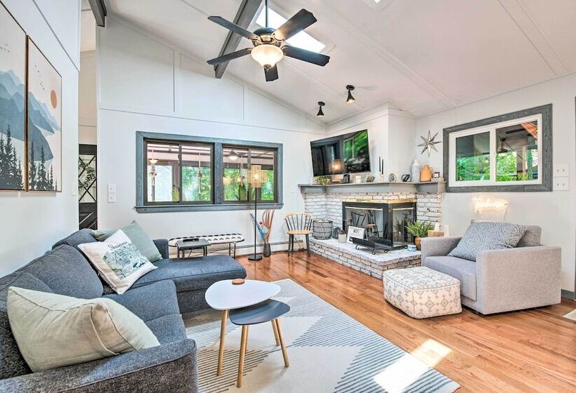 Lake Ariel Gem W/ Fire Pit Near Skiing!