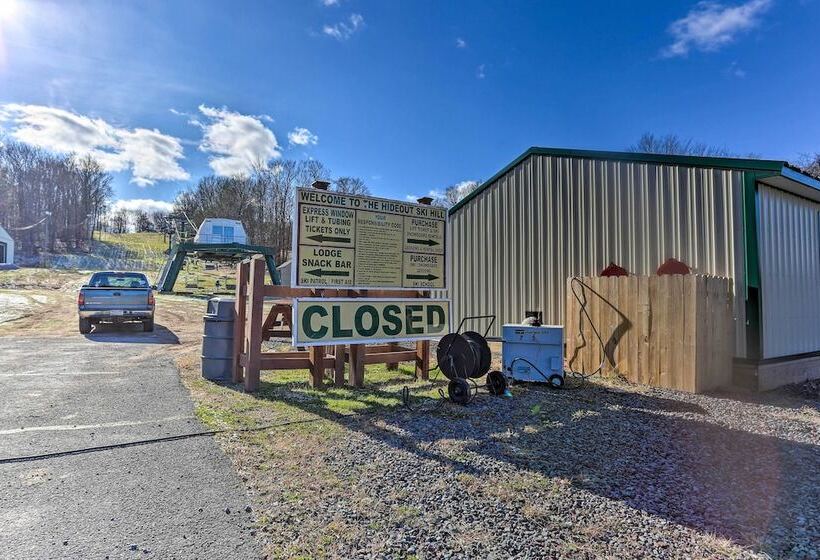 Lake Ariel Gem W/ Fire Pit Near Skiing!
