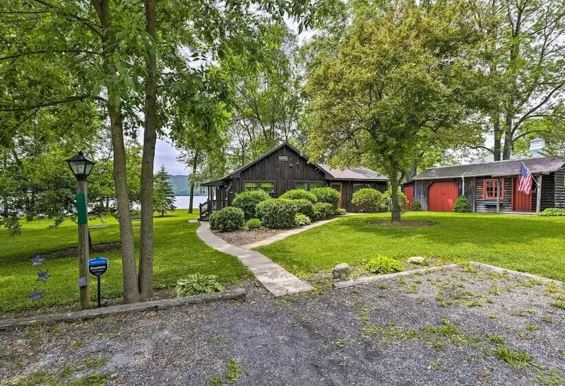 Cozy Lake Champlain Cottage W/ Beautiful View