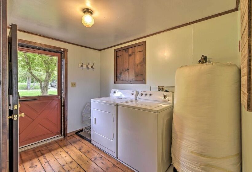 Cozy Lake Champlain Cottage W/ Beautiful View