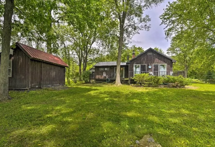 Cozy Lake Champlain Cottage W/ Beautiful View