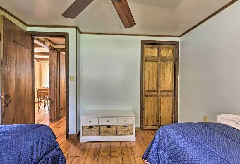 Cozy Lake Champlain Cottage W/ Beautiful View