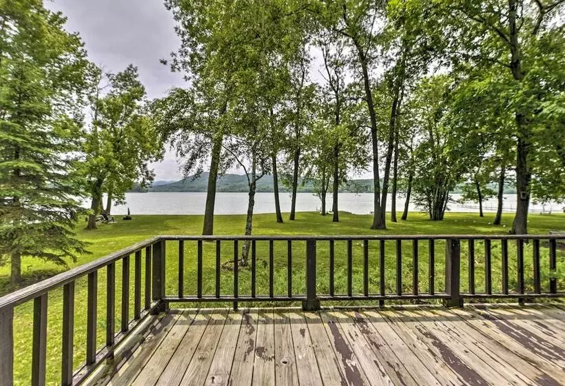 Cozy Lake Champlain Cottage W/ Beautiful View