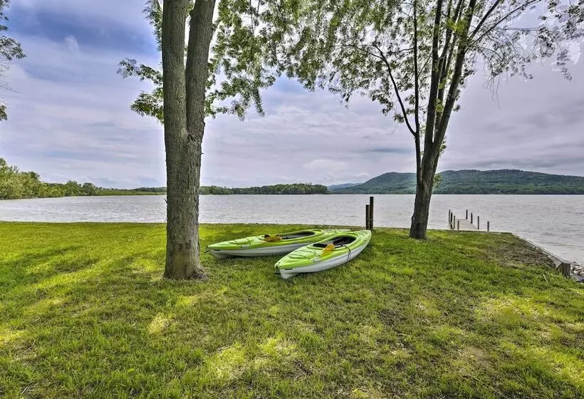 Cozy Lake Champlain Cottage W/ Beautiful View