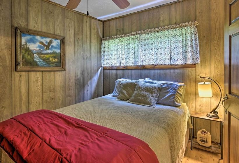 Cozy Lake Champlain Cottage W/ Beautiful View