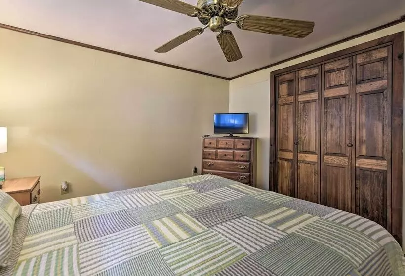 Cozy Lake Champlain Cottage W/ Beautiful View