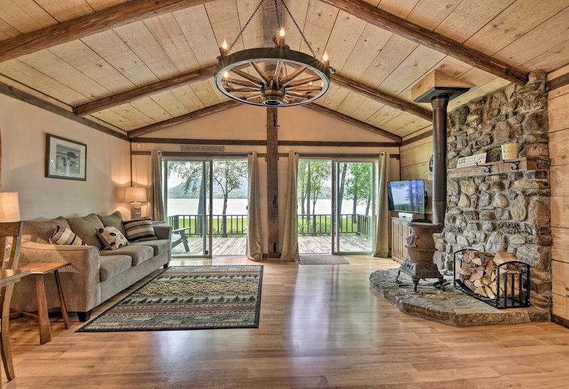 Cozy Lake Champlain Cottage W/ Beautiful View